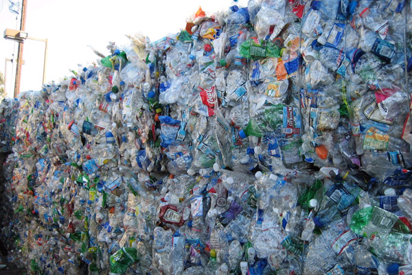 plastic-trash-600-x-400